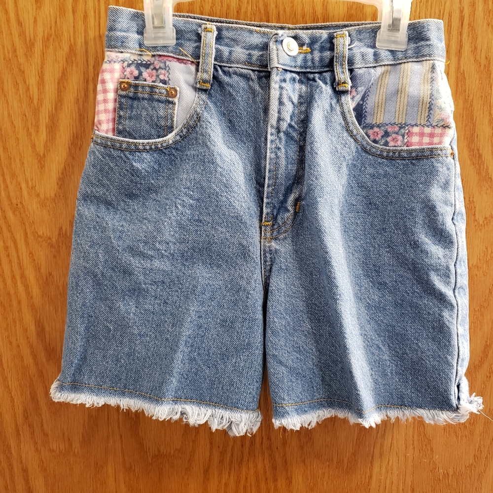 Action West Girls Shorts, Size 12 (B4)